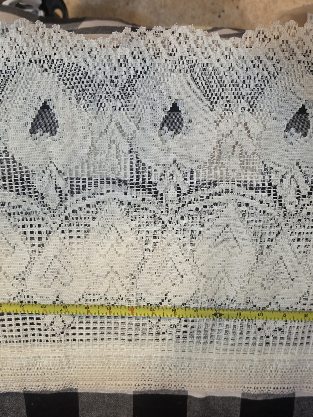 Lace Valance With Hearts